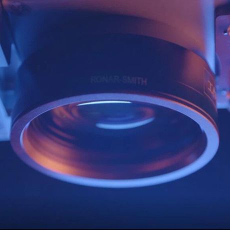 Precizni laseri za graviranje, markiranje, bušenje - INDUSTRIJA MIKROELEKTRONIKE